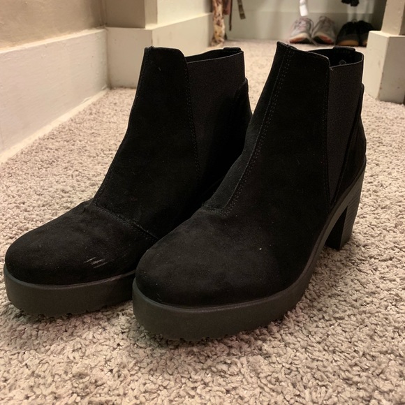Byron Chelsea Bootie 